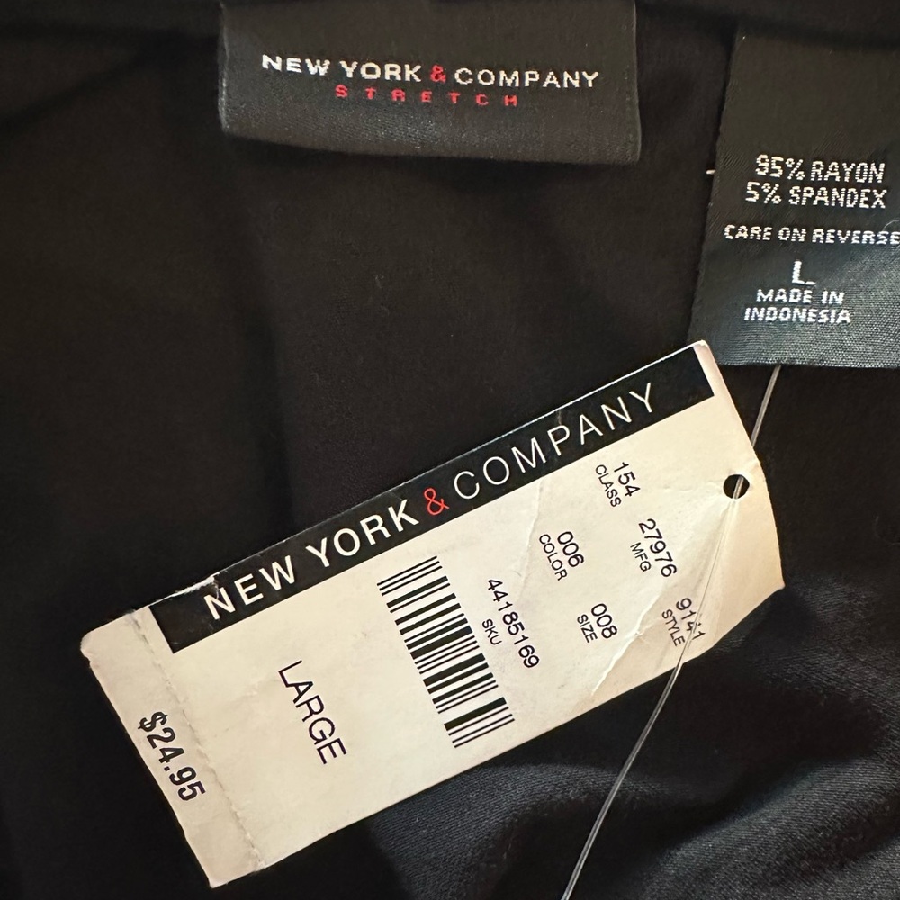 NWT! NEW YORK & COMPANY BLACK TOP
SIZE: LARGE - Picture 6 of 6